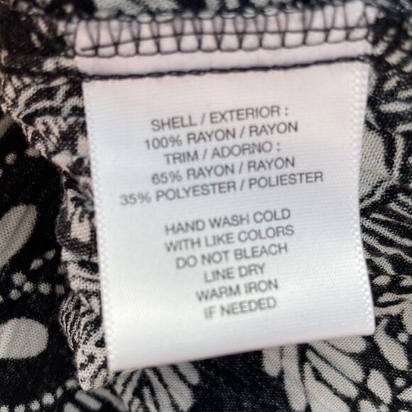 Sag Harbor Black and white v neck tunic 2X - Picture 6 of 6